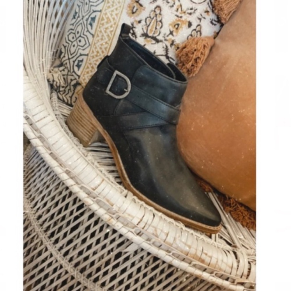 Free People Back Loop Bootie‎ - Picture 2 of 12